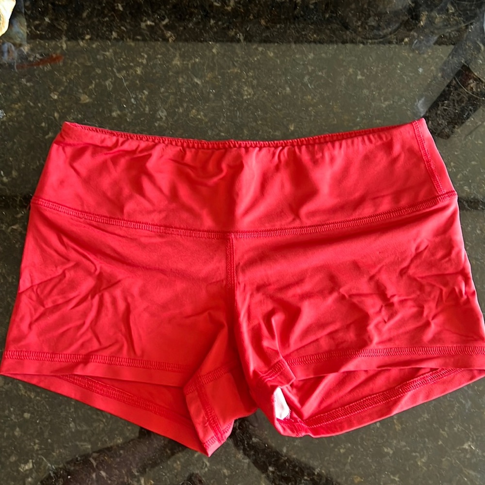 FLEO shorts red size small